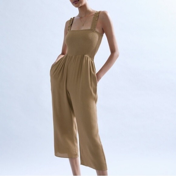 Aritzia Wilfred Chianti Jumpsuit Brown Smocked Midi Ruffle Summer Sz Medium - Picture 1 of 7